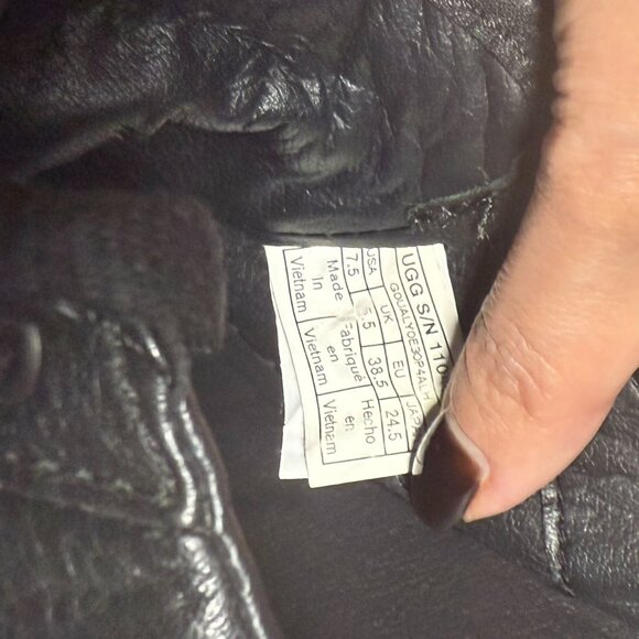 UGG Women Zilo Shoes - Picture 3 of 5